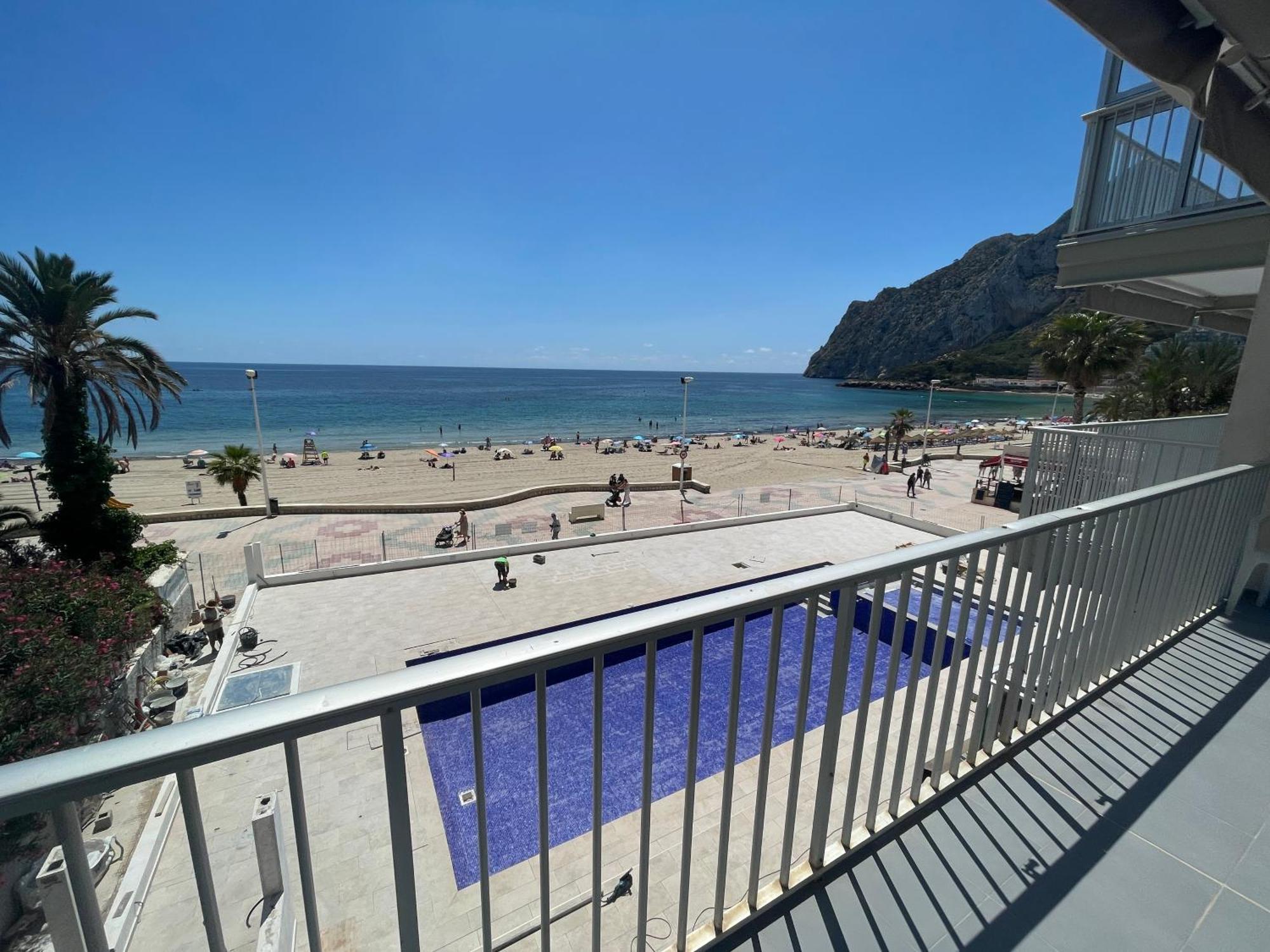 קלפה Medi Playa Primera Linea Con Piscina מראה חיצוני תמונה